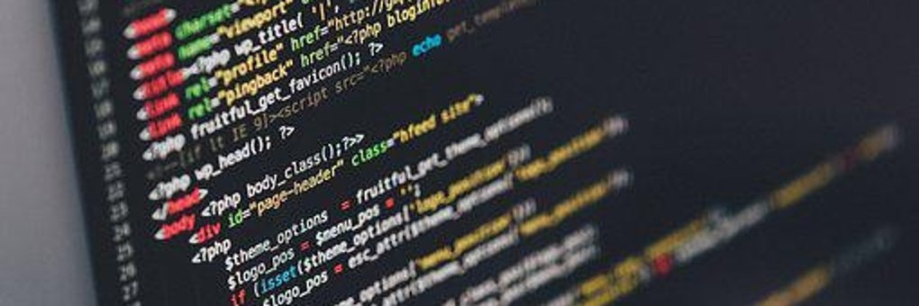 Bildschirm mit Programmiercode darauf