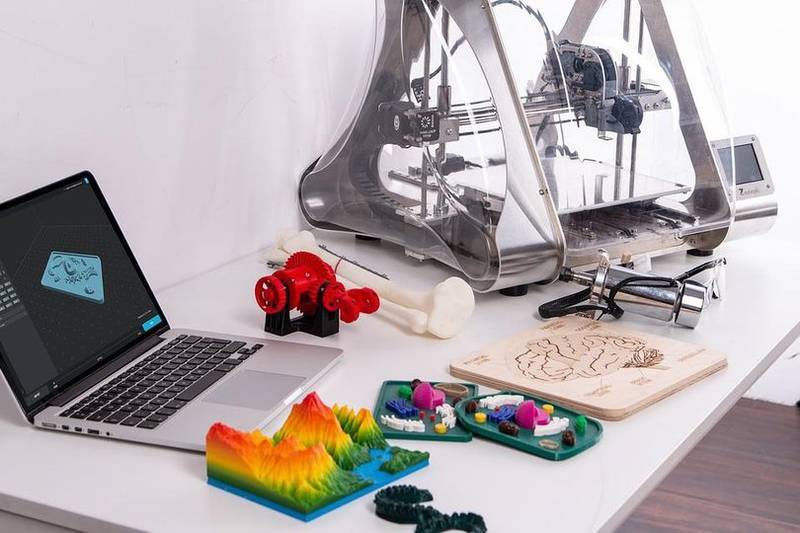 PC und 3D Drucker daneben
