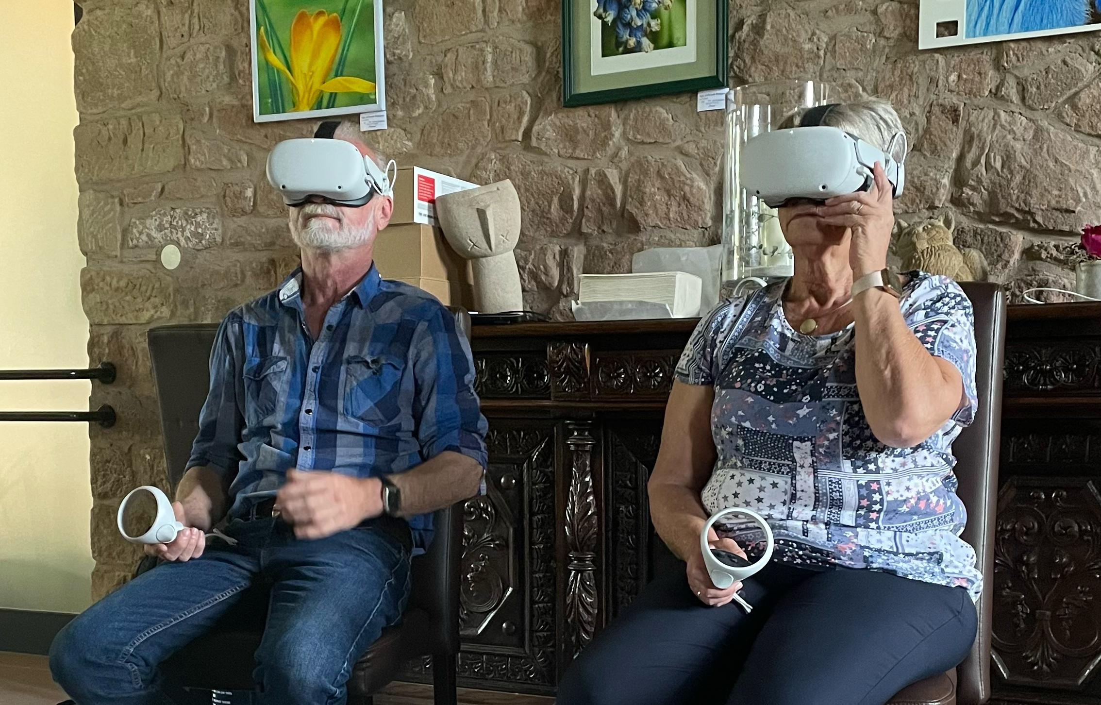 Besucher mit VR-Brille